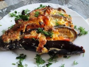 Баклажаны с сыром и чесноком