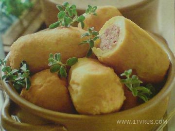 Белая колбаса в картофельном тесте 