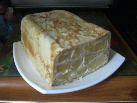 Блинный пирог с сметанно-яблочной начинкой