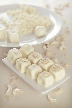 Десерт из молочной помадки