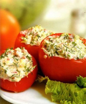 Куриные рулетики, фаршированные яйцом, сыром и зеленью