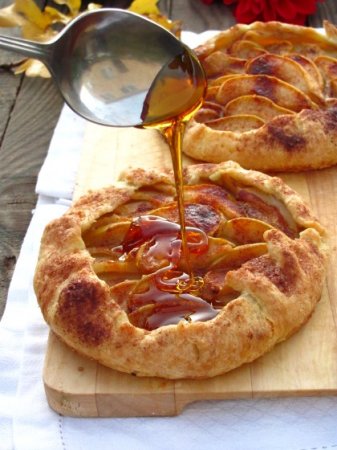 Йогуртовый пирог с яблоками