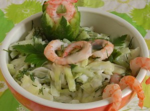 Готовим салат из капусты и креветок
