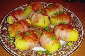 Картофель с мясной начинкой запеченный в беконе - фото Картофель с мясной начинкой запеченный в беконе