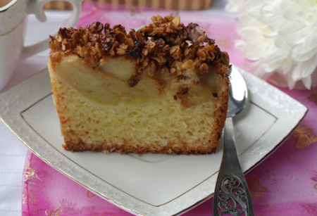 Кекс с яблоками и хрустящей корочкой
