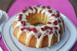 Кекс с вяленой клюквой