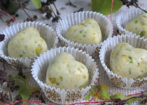 Конфеты из белого шоколада с фисташками и лимоном