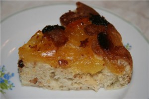 Миндальный пирог с сухофруктами в мультиварке