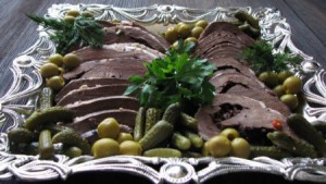 Отварное говяжье сердце, простой кулинарный рецепт