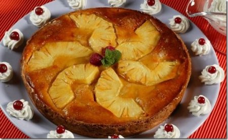 Пирог с ананасом и миндалем