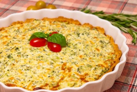 Пирог с рикоттой, брокколи и сыром
