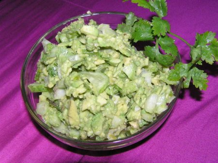 Простой и вкусный салатик из авокадо