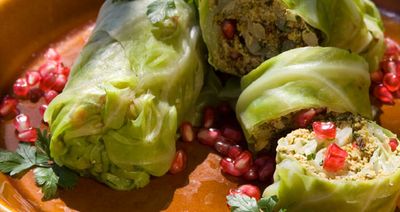 Рулет из капусты с грецкими орехами