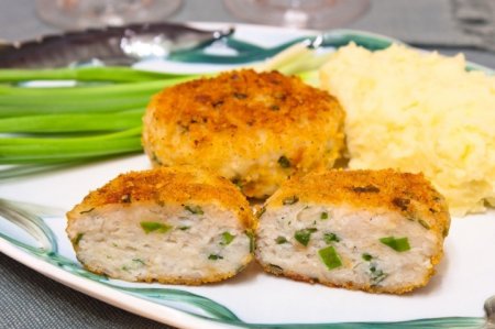 Рыбные котлеты с творогом и цветной капустой