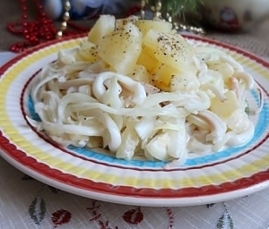 Салат «ананасовый кальмар»