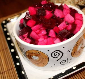 Салат из дайкона и свеклы