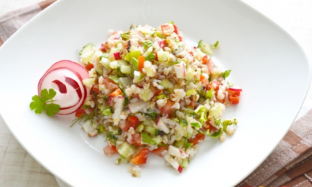 Салат из гречки с овощами