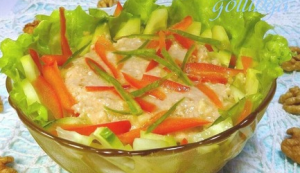 Салат из огурцов с ореховым соусом