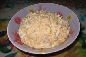 Салат из печени трески