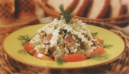 Салат из печени трески с рисом