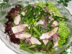 Салат из сельди и зеленой фасоли
