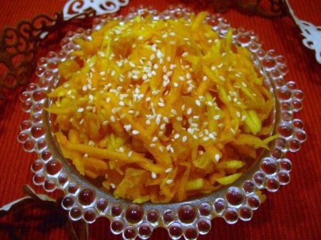 Салат из тыквы, яблок и кураги