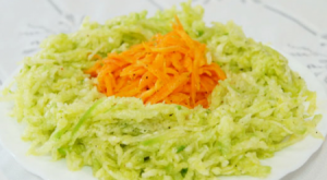 Салат из зеленой редьки с морковью