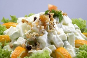 Салат с ананасом апельсинами и ветчиной