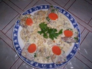 Салат с говяжьим языком и овощами