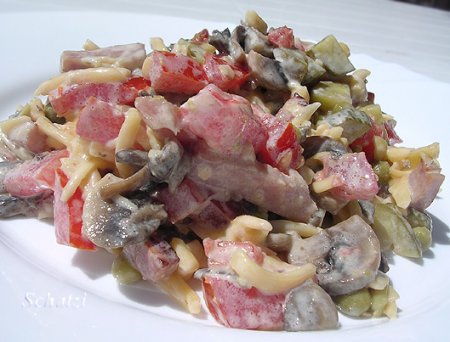 Салат с языком, грибами и ветчиной