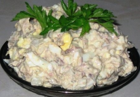 Салат с копченной рыбой «визирь»