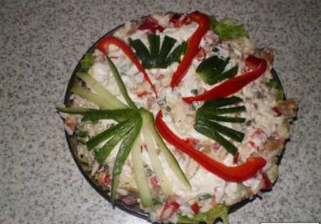 Салат с копченными устрицами (или мидиями)