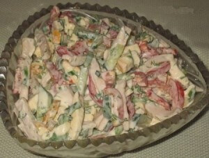 Салат «софия» с копченым сыром