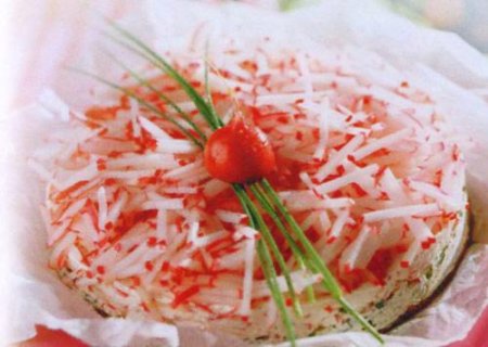 Салат-торт с редисом