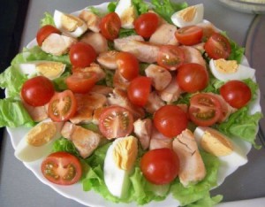 Салат цезарь с курицей