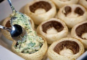 Шампиньоны с курицей и сыром
