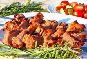 Свинина с яблоками, запеченная в фольге