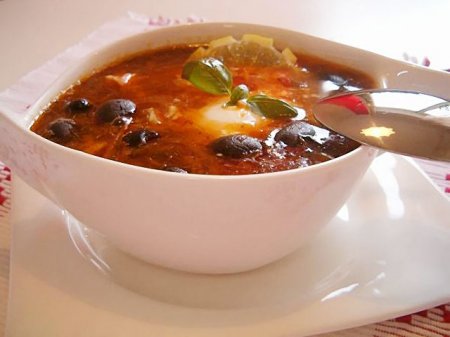 Солянка с колбасой
