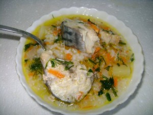 Томатный суп с охотничьими колбасками и фасолью
