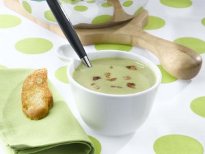 Суп-пюре из зеленого горошка с беконом