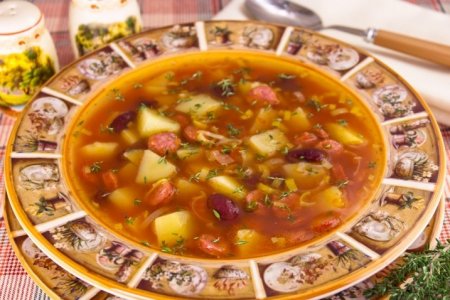 Томатный суп с рисом и фрикадельками