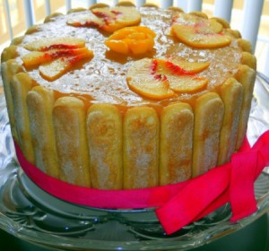 Торт — персиковая шарлотка