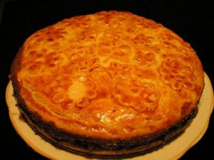 Персиковый торт с творожным кремом и шоколадной прослойкой