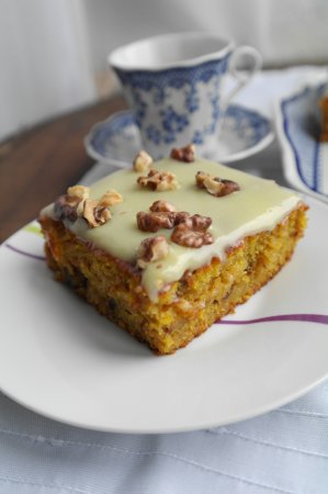 Тыквенные квадраты с белым шоколадом и орехами