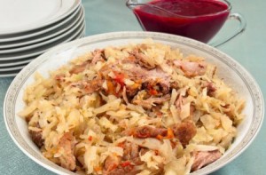 Утка, тушенная с капустой и брусничным соусом - фото Утка, тушенная с капустой и брусничным соусом