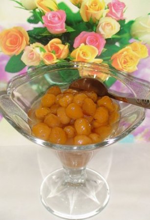 Варенье из белой черешни с лимоном и орехами