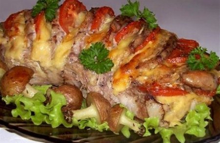 Запеченая гармошкой свинина