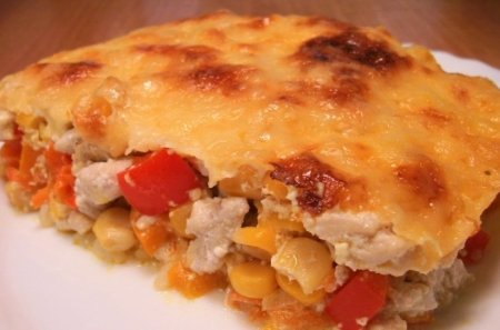 Печень с картофелем, запеченные в горшочке