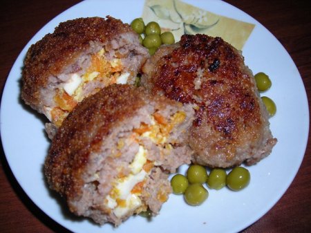 Зразы с яйцом и морковкой